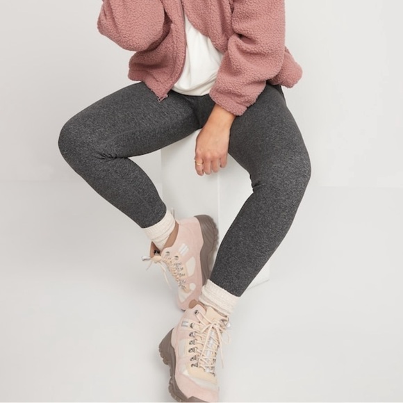 NWT Old Navy High Waisted CozeCore Heathered Stirrup Leggings Dark Grey - Picture 2 of 12